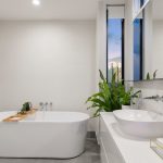Ważne wyposażenie łazienki - jak urządzić swoją przestrzeń kąpielową?